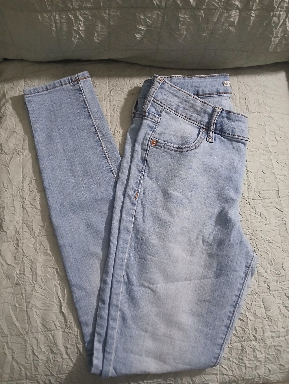 Light Wash Women's Old Navy Skinny Jeans - Classic Stretch Denim